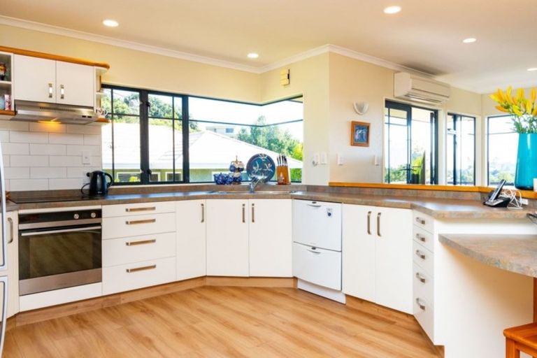 Photo of property in 41 Hetley Crescent, Taradale, Napier, 4112