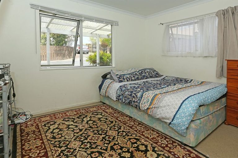 Photo of property in 3185 Great North Road, New Lynn, Auckland, 0600