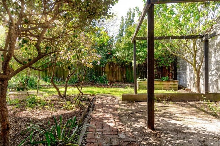 Photo of property in 89 Oakhampton Street, Hornby, Christchurch, 8042