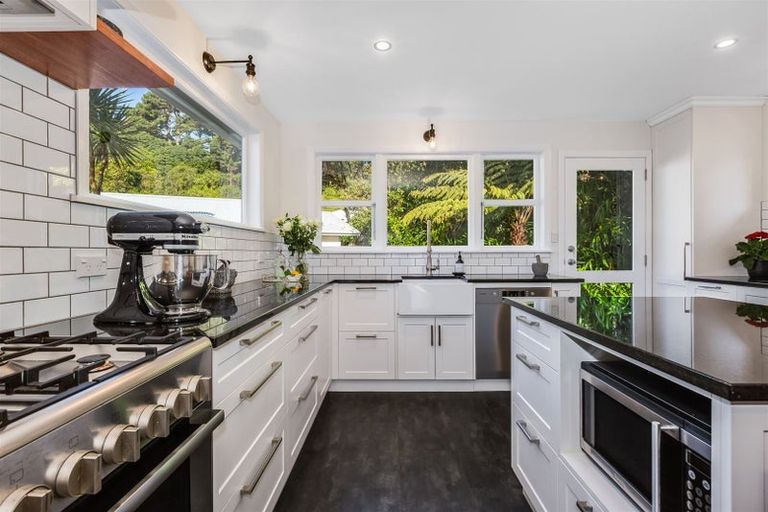 Photo of property in 21 Mahoe Street, Tawa, Wellington, 5028