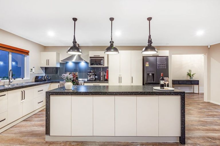 Photo of property in 11 Te Puia Drive, Aotea, Porirua, 5024