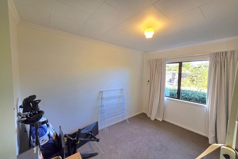 Photo of property in 7a Winstone Place, Highlands Park, New Plymouth, 4312