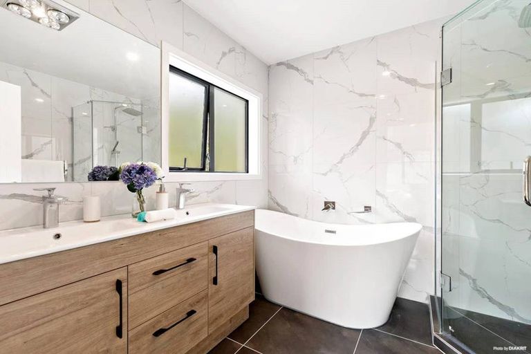 Photo of property in 9 Skanda Crescent, Flat Bush, Auckland, 2019