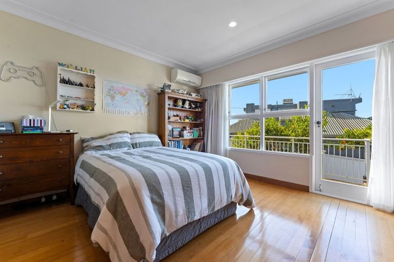 Photo of property in 99 Aberdeen Road, Castor Bay, Auckland, 0620