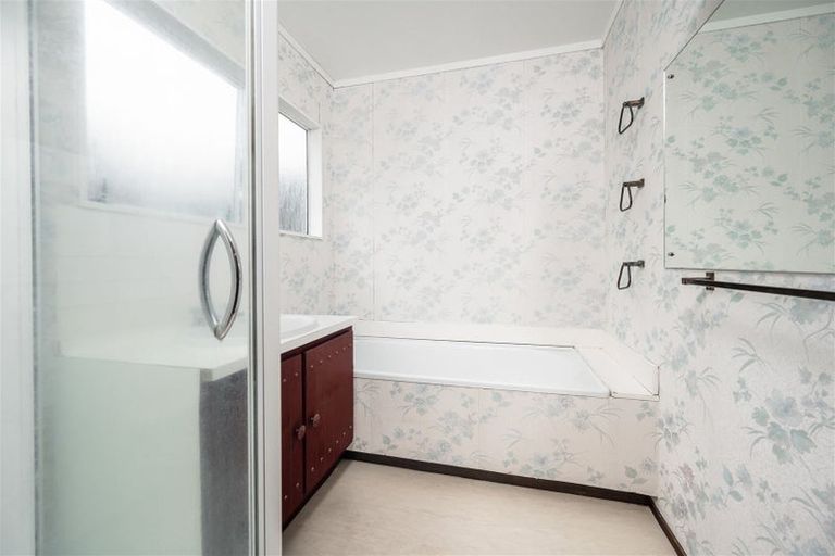 Photo of property in 19 Blundell Place, Chatswood, Auckland, 0626