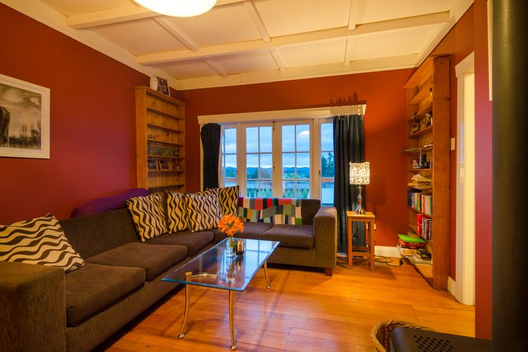 Photo of property in 203 Mangakura Road, Helensville, 0875