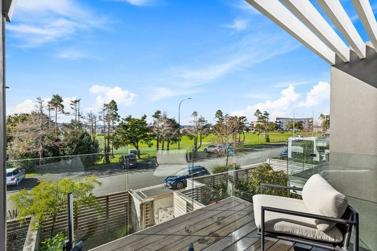 Photo of property in 18 Memorial Park Lane, Hobsonville, Auckland, 0618
