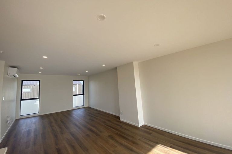 Photo of property in 21 Tahingamanu Road, Hobsonville, Auckland, 0616