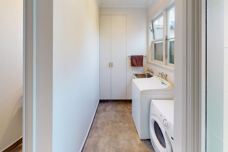 Photo of property in 16 Pirie Street, Palmerston North, 4410