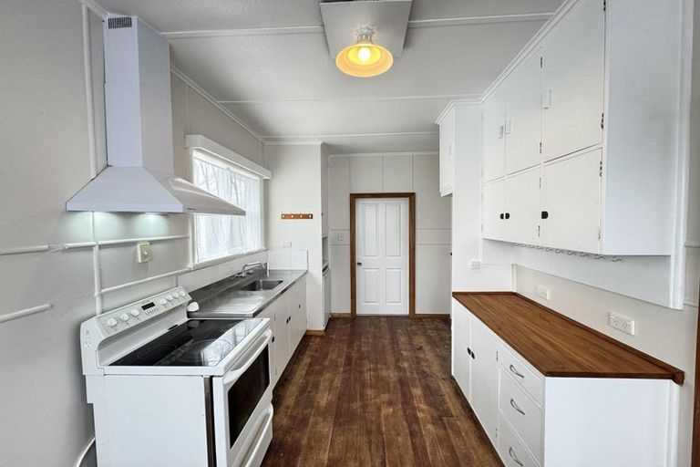 Photo of property in 12 Kauri Street, Roslyn, Palmerston North, 4414