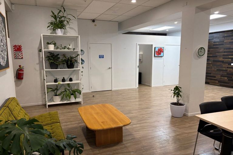 Photo of property in 11 Pearce Street, Halcombe, 4779