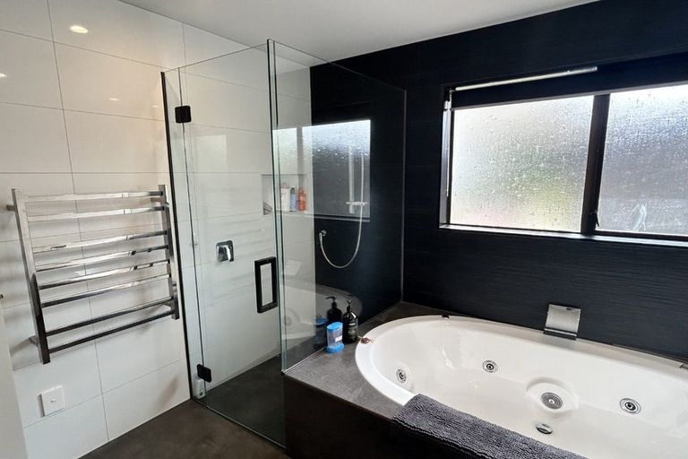 Photo of property in 5 Oriwa Street, Waikanae, 5036