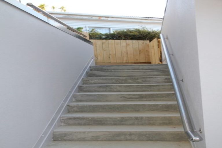 Photo of property in 61u6 Black Rock Road, Newlands, Wellington, 6037