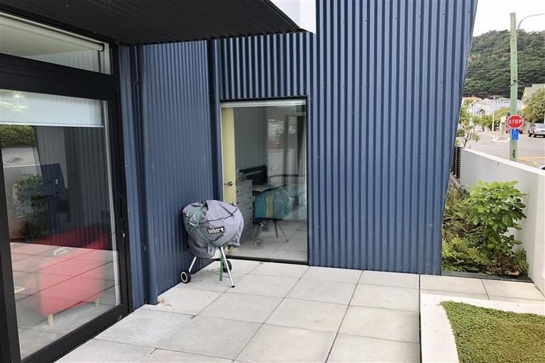 Photo of property in 76 Brougham Street, Mount Victoria, Wellington, 6011