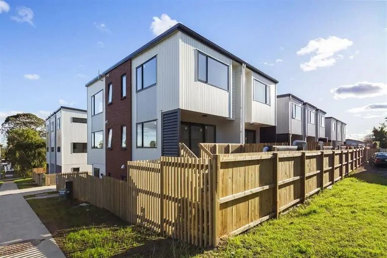 Photo of property in 1/5 Chevis Place, Pakuranga, Auckland, 2010