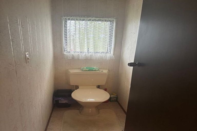 Photo of property in 2/94 Prince Regent Drive, Half Moon Bay, Auckland, 2012