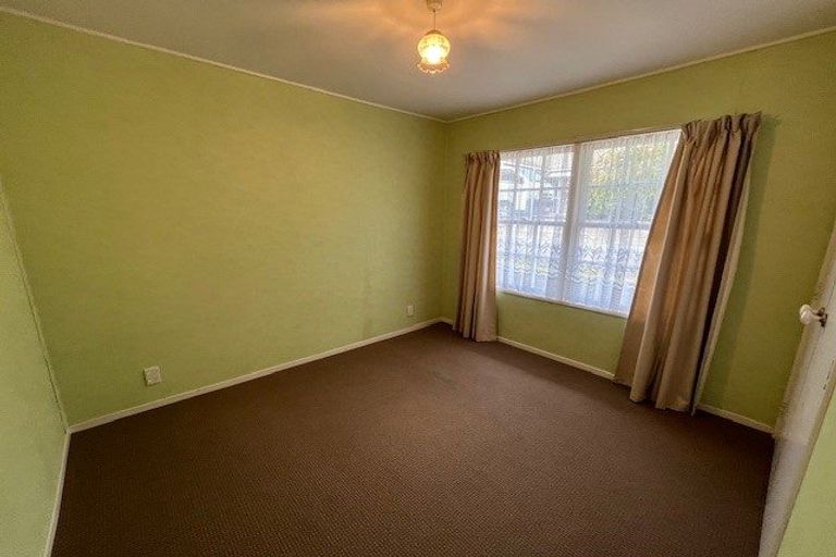 Photo of property in 2/11 Beaconview Rise, Farm Cove, Auckland, 2012