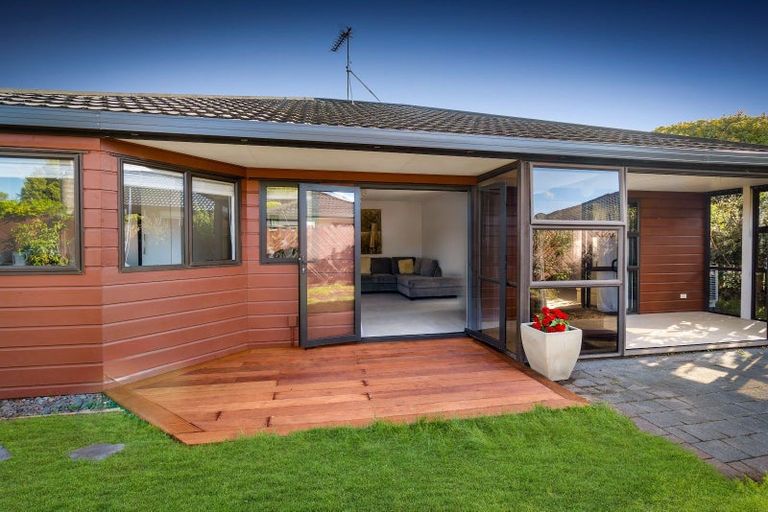 Photo of property in 26 Settlers Grove, Orewa, 0931