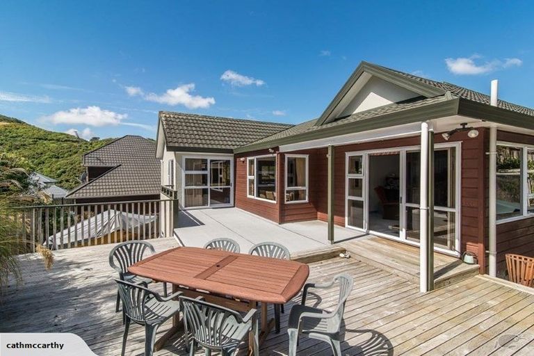 Photo of property in 9 Longmont Terrace, Churton Park, Wellington, 6037