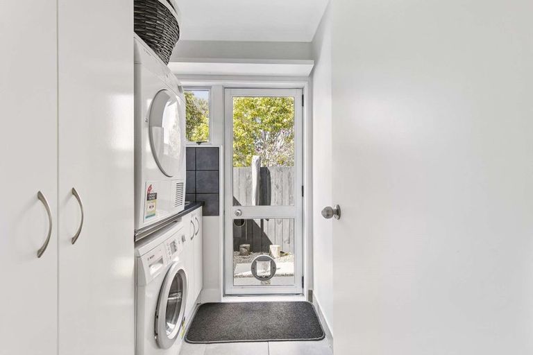 Photo of property in 3/69 Awaroa Road, Helensville, 0800