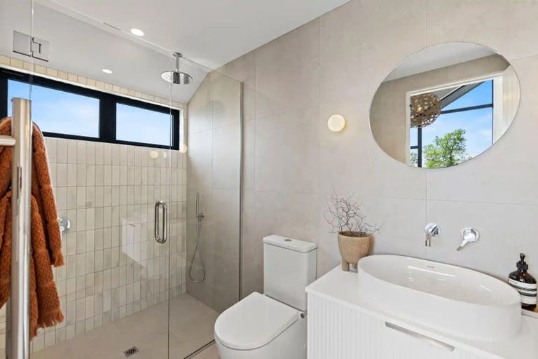 Photo of property in 1/60 Innes Road, St Albans, 8052