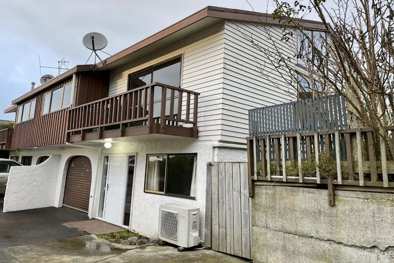Photo of property in 60f2 Truscott Avenue, Johnsonville, Wellington, 6037