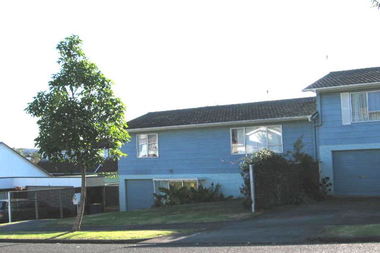 Photo of property in 16 Craigbank Avenue, New Lynn, Auckland, 0600
