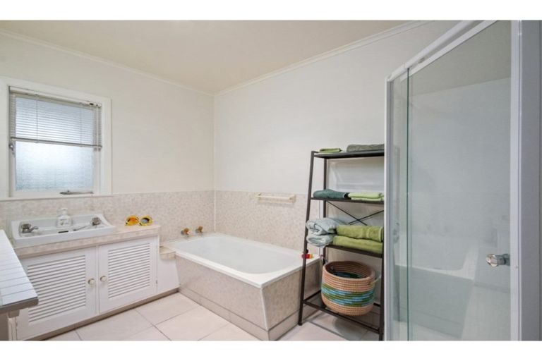 Photo of property in 15 Pacific Street, Waiuku, 2123