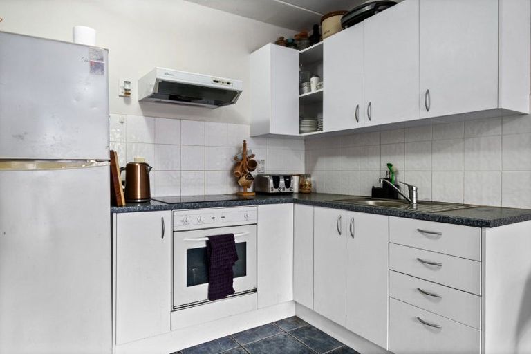 Photo of property in 8 Carrington Street, Lower Vogeltown, New Plymouth, 4310