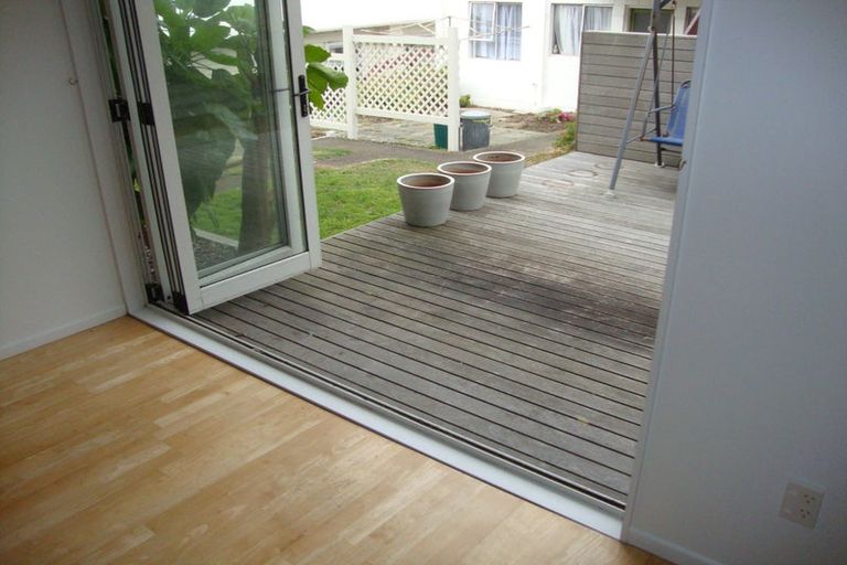 Photo of property in 201u2 Derwent Street, Island Bay, Wellington, 6023