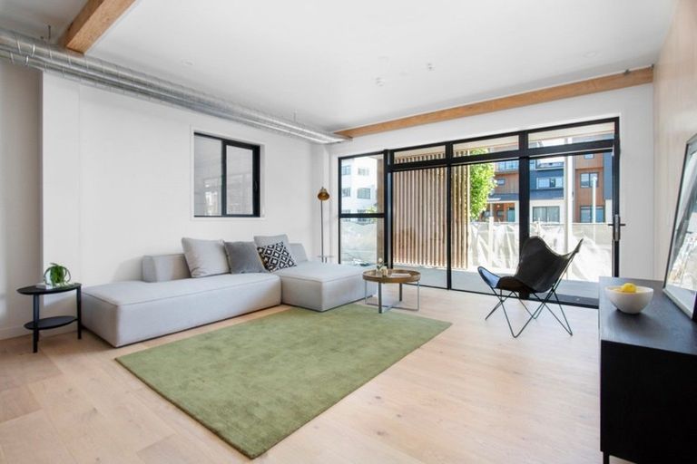 Photo of property in 1/165 Hobsonville Point Road, Hobsonville, Auckland, 0616