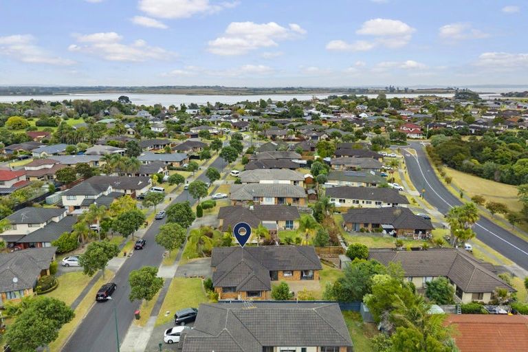 Photo of property in 33 Croftview Road, Wattle Downs, Auckland, 2103