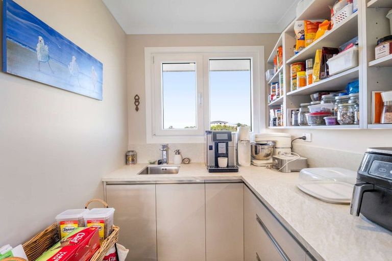 Photo of property in 12 Longbeach Drive, Castlecliff, Whanganui, 4501
