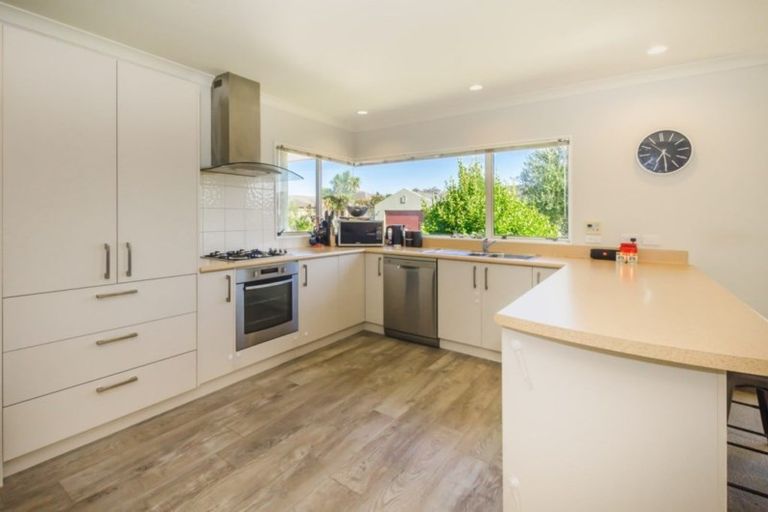 Photo of property in 34 Regent Drive, Paraparaumu Beach, Paraparaumu, 5032