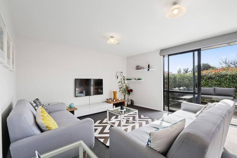 Photo of property in 44a Greenhaven Avenue, Opaheke, Papakura, 2113