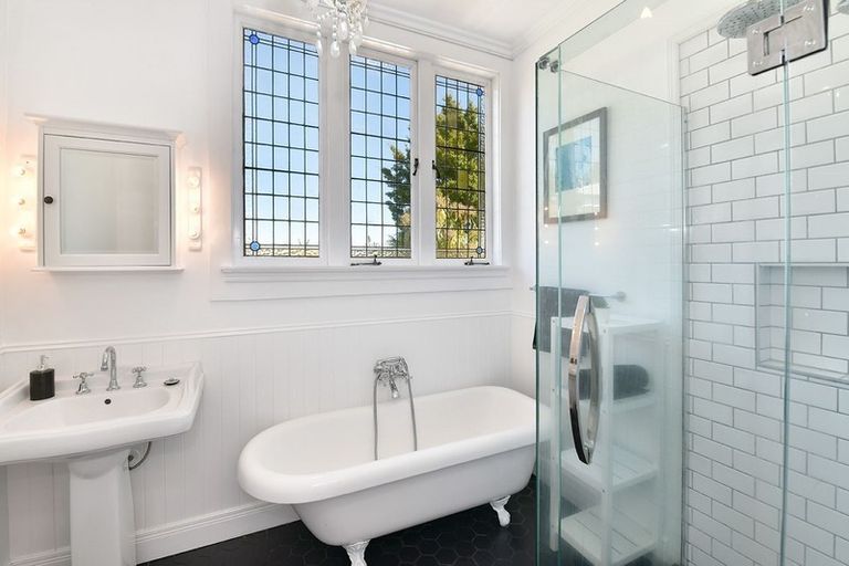 Photo of property in 43 Puriri Street, Helensville, 0800