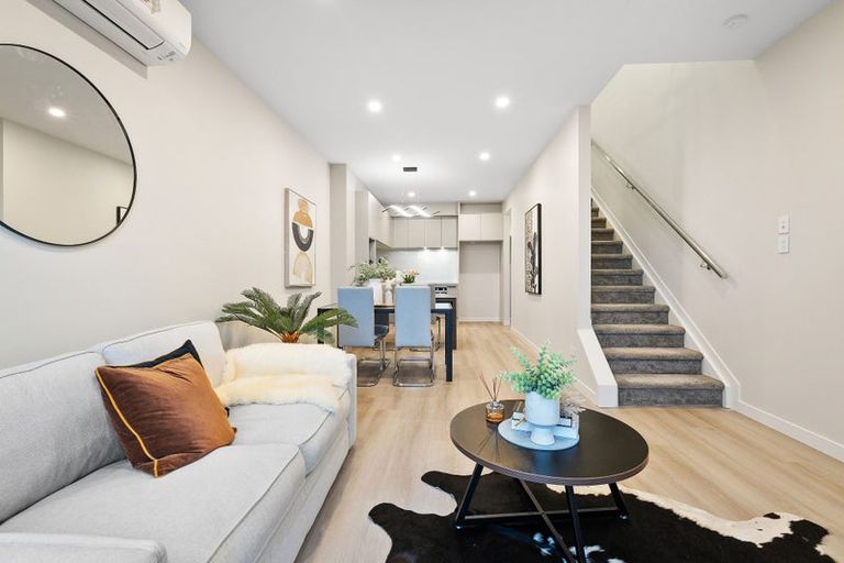Photo of property in 2/16 Clara Road, Silverdale, 0932