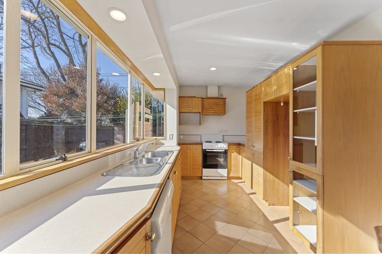 Photo of property in 33 Dee Street, St Albans, Christchurch, 8014