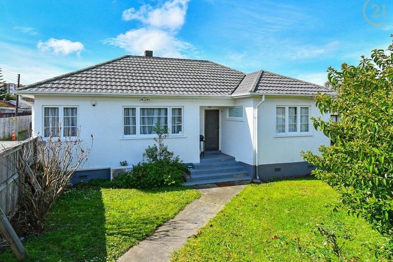 Photo of property in 1/5 Hill Road, Papatoetoe, Auckland, 2025
