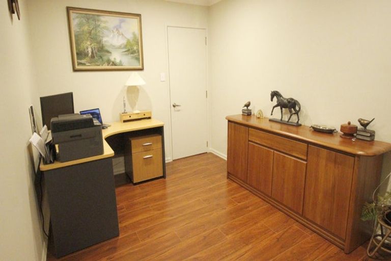 Photo of property in 78c Hyland Place, Waiuku, 2681