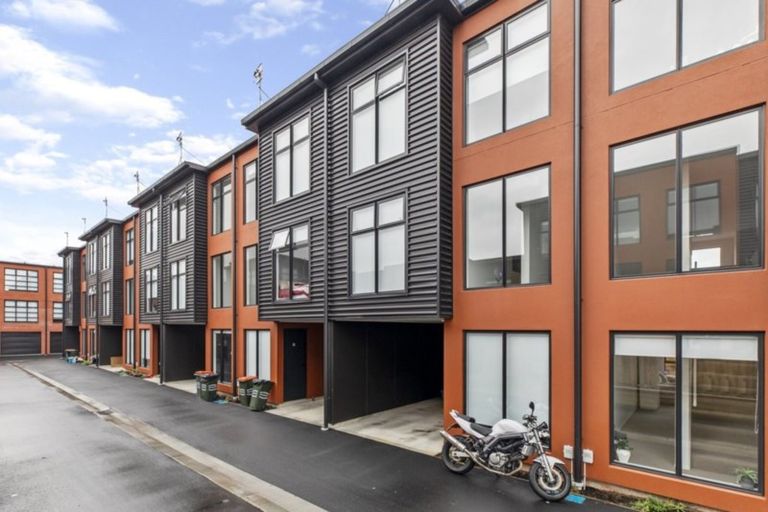 Photo of property in 17/17 Owens Place, Mount Maunganui, 3116
