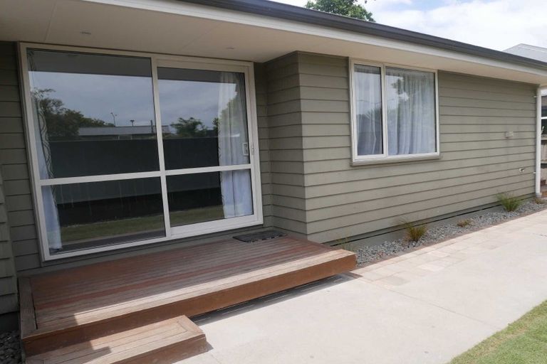 Photo of property in 19 Defoe Place, Waltham, Christchurch, 8023