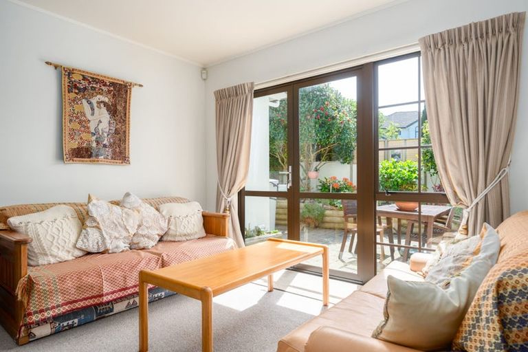 Photo of property in 158 Westchester Drive, Churton Park, Wellington, 6037
