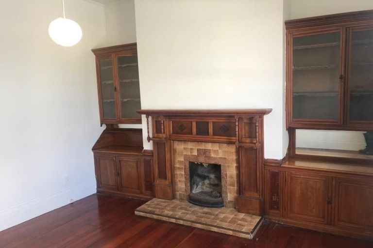 Photo of property in 35 Hankey Street, Mount Cook, Wellington, 6011