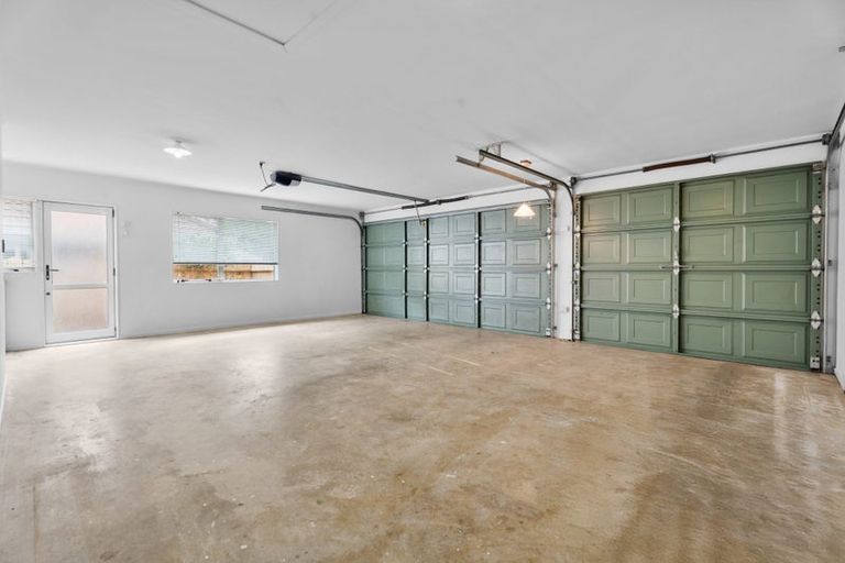 Photo of property in 8 Hagen Close, Golflands, Auckland, 2013