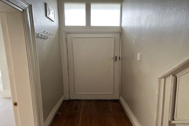 Photo of property in 98 Wallace Street, Mount Cook, Wellington, 6021