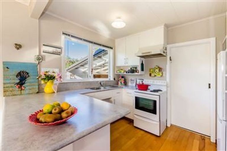 Photo of property in 5 Puriri Road, Waikanae, 5036