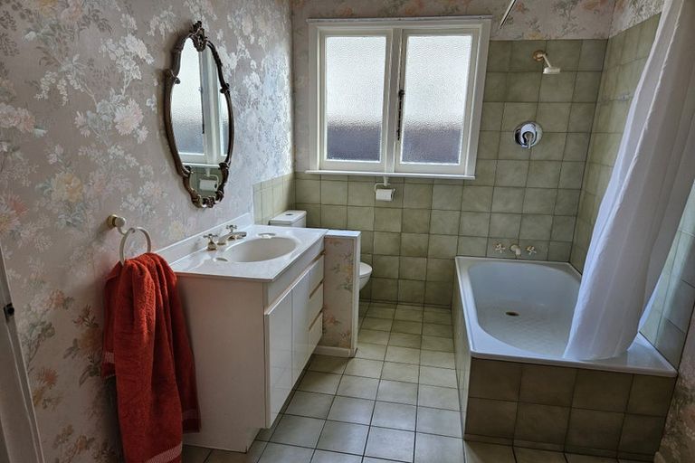 Photo of property in 58 Hautana Street, Woburn, Lower Hutt, 5010