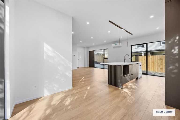 Photo of property in 339b Bucklands Beach Road, Bucklands Beach, Auckland, 2012