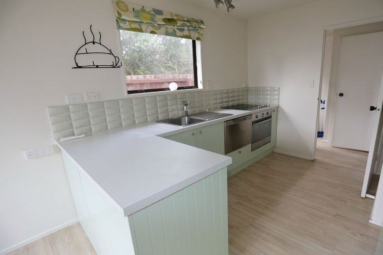 Photo of property in 36 Pitcairn Crescent, Bryndwr, Christchurch, 8053
